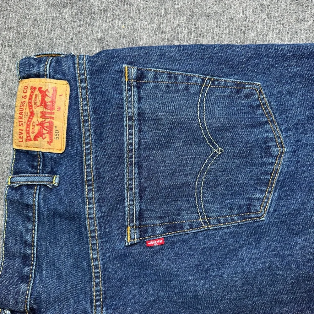 Levis 550 Relaxed Fit Tapered Leg Jeans Dark Wash Blue Denim Mens 46x29